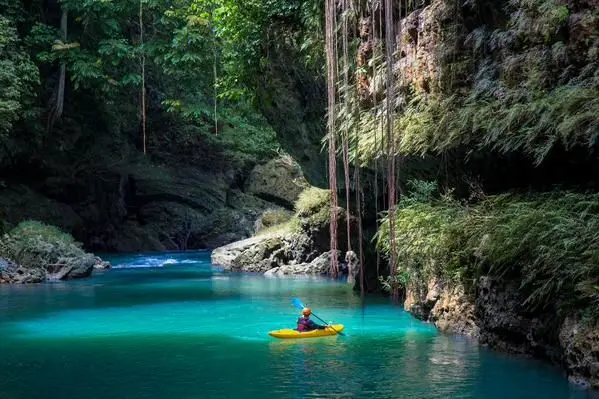 Green Canyon Pangandaran: Susur Sungai yang Masuk Daftar Wisata Viral 2026